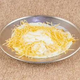 بيض عيون مع جبنة شيدر